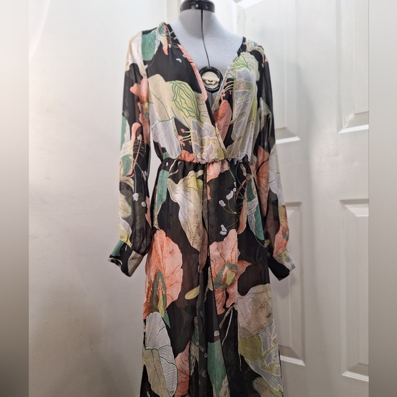 Black Floral Negligee  Size Med - Picture 3 of 7